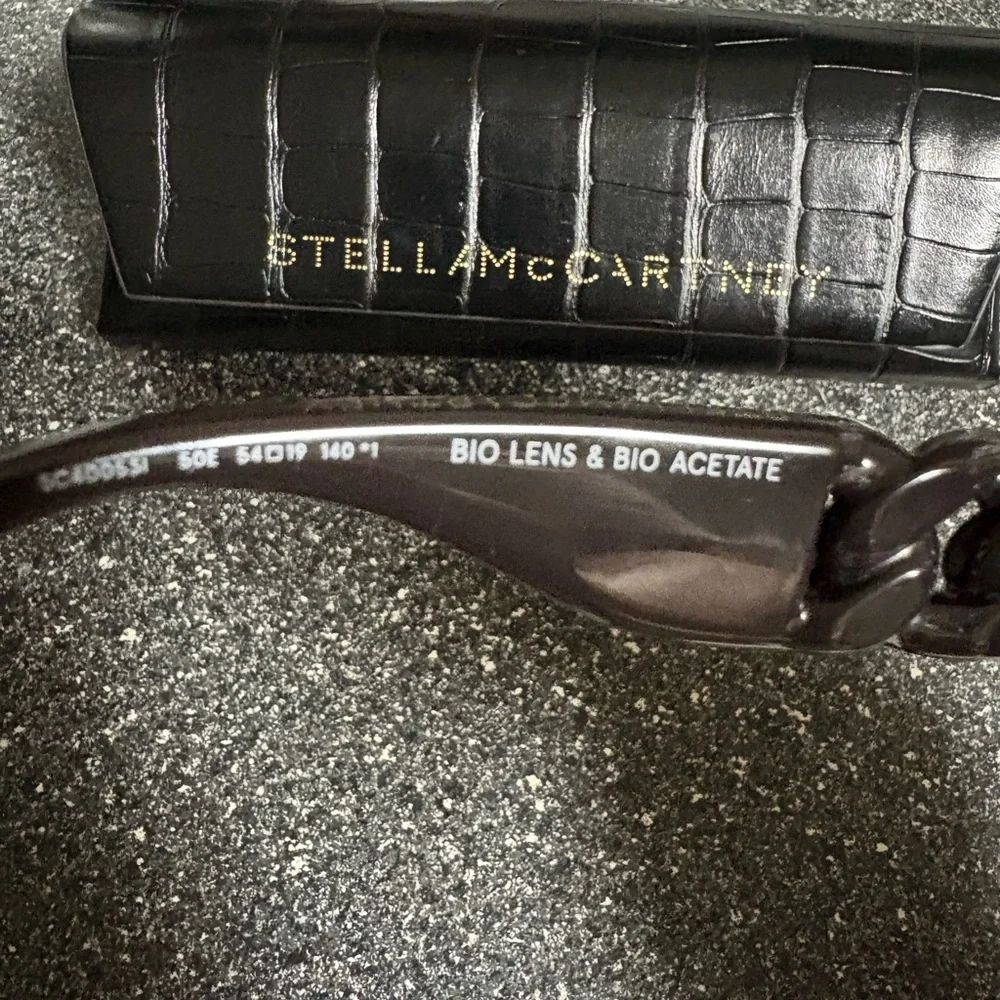 Stella McCartney Falabella Square Oversized Sunglasses - Picture 10 of 10
